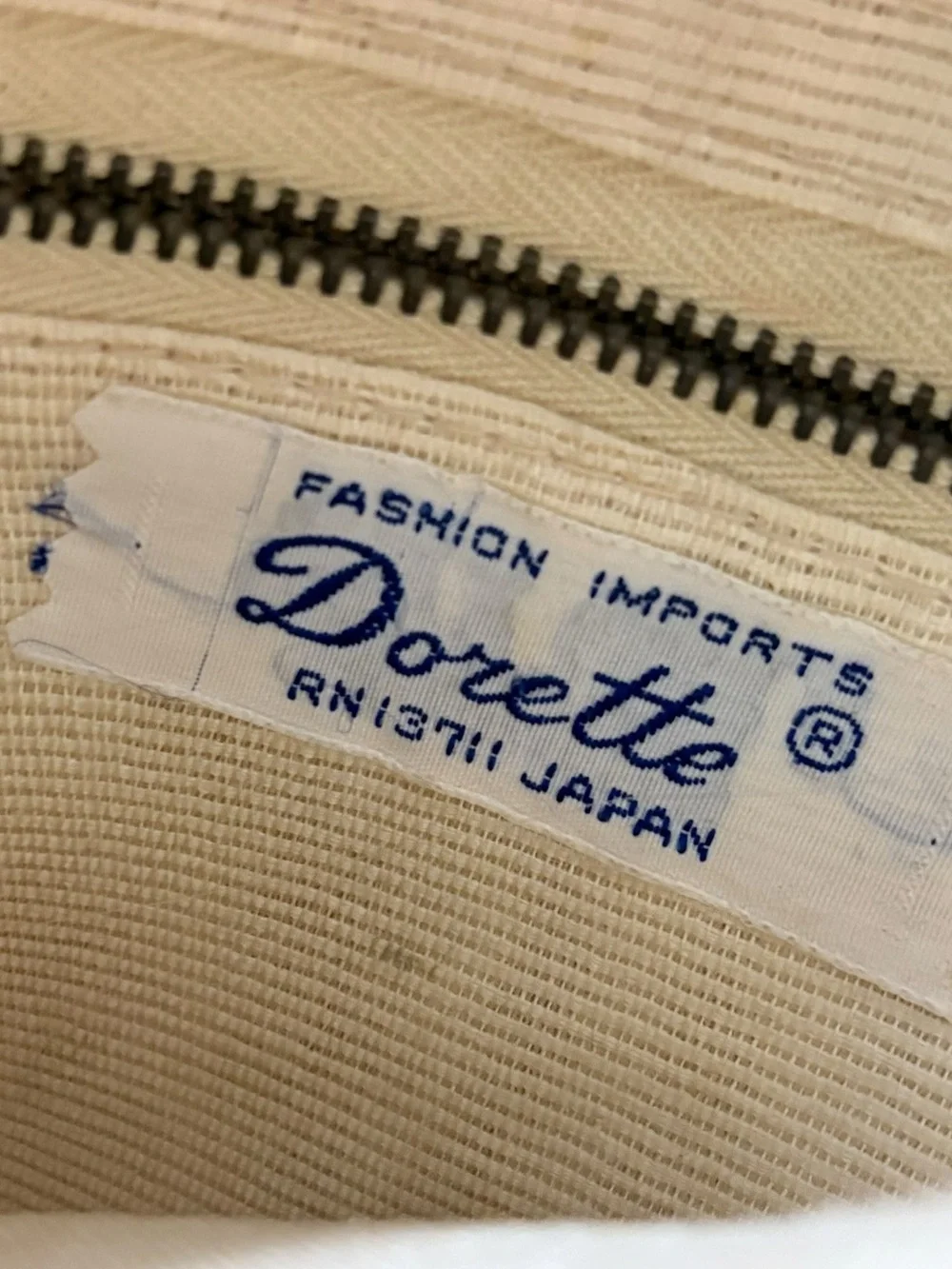 Dorette Vintage Made in Japan Woven Straw Clutch Bag with Gold D-Ring Closure